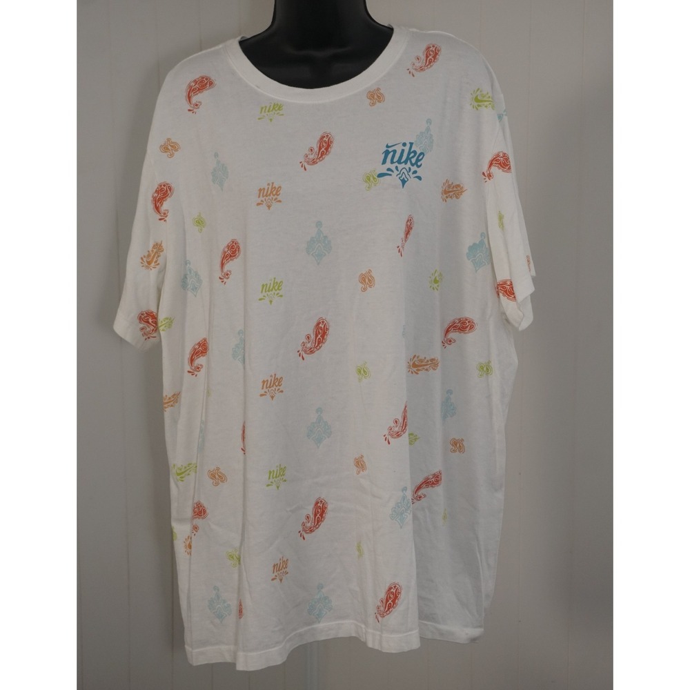 Nike XXL T-Shirt White Paisley Print Short Sleeve Cotton Tee